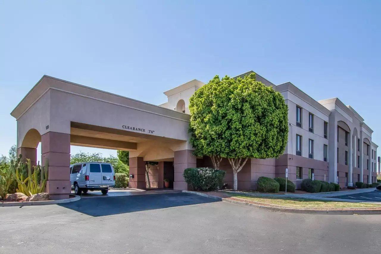 פיניקס Comfort Inn I-10 West At 51St Ave מראה חיצוני תמונה