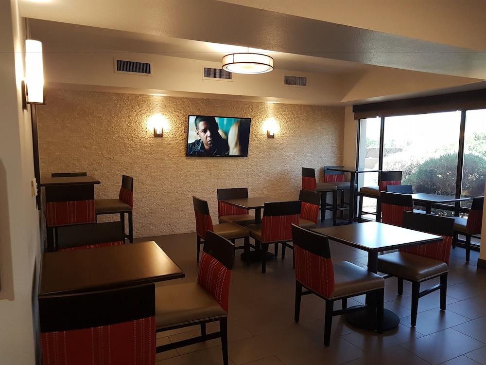 פיניקס Comfort Inn I-10 West At 51St Ave מראה חיצוני תמונה