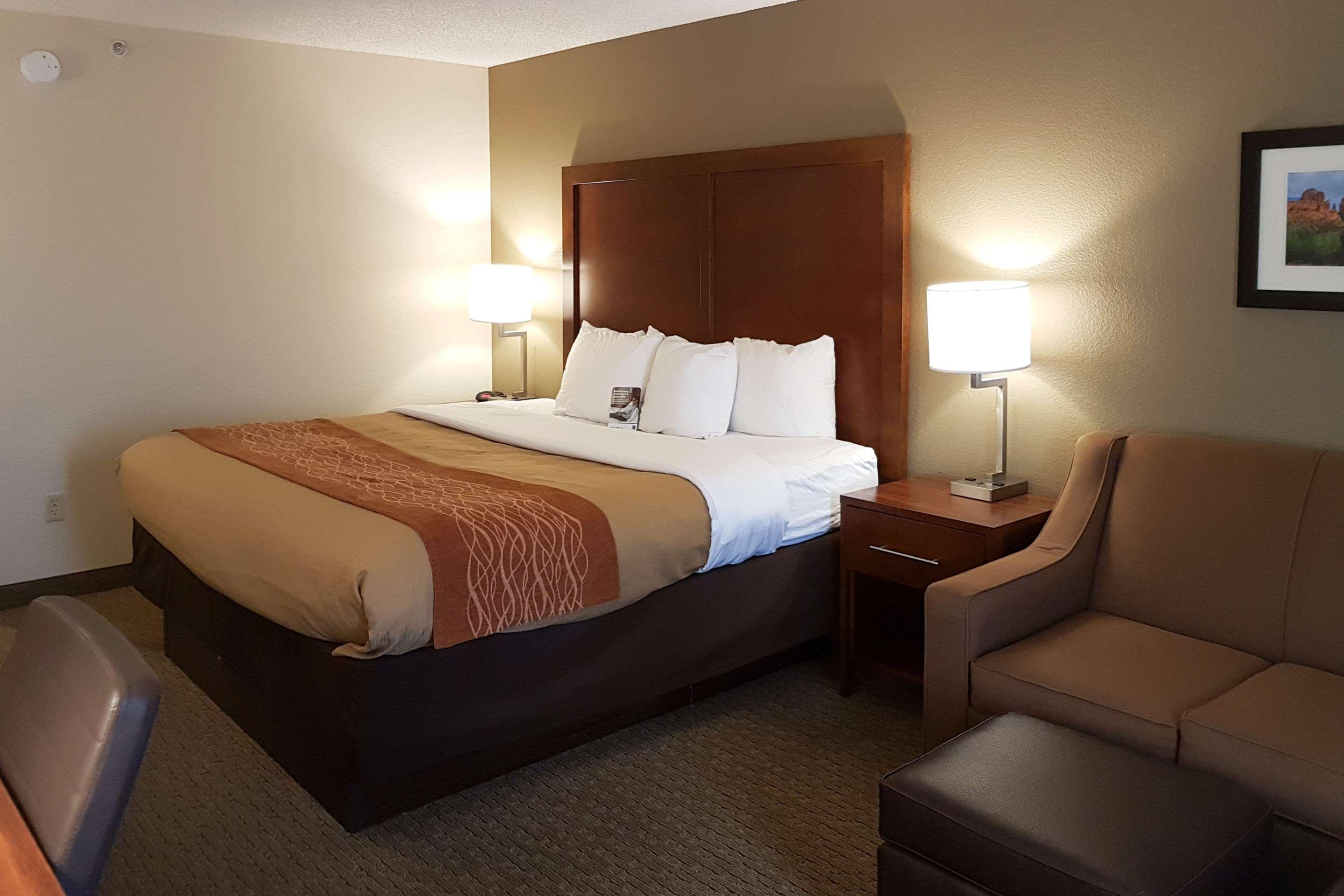 פיניקס Comfort Inn I-10 West At 51St Ave מראה חיצוני תמונה