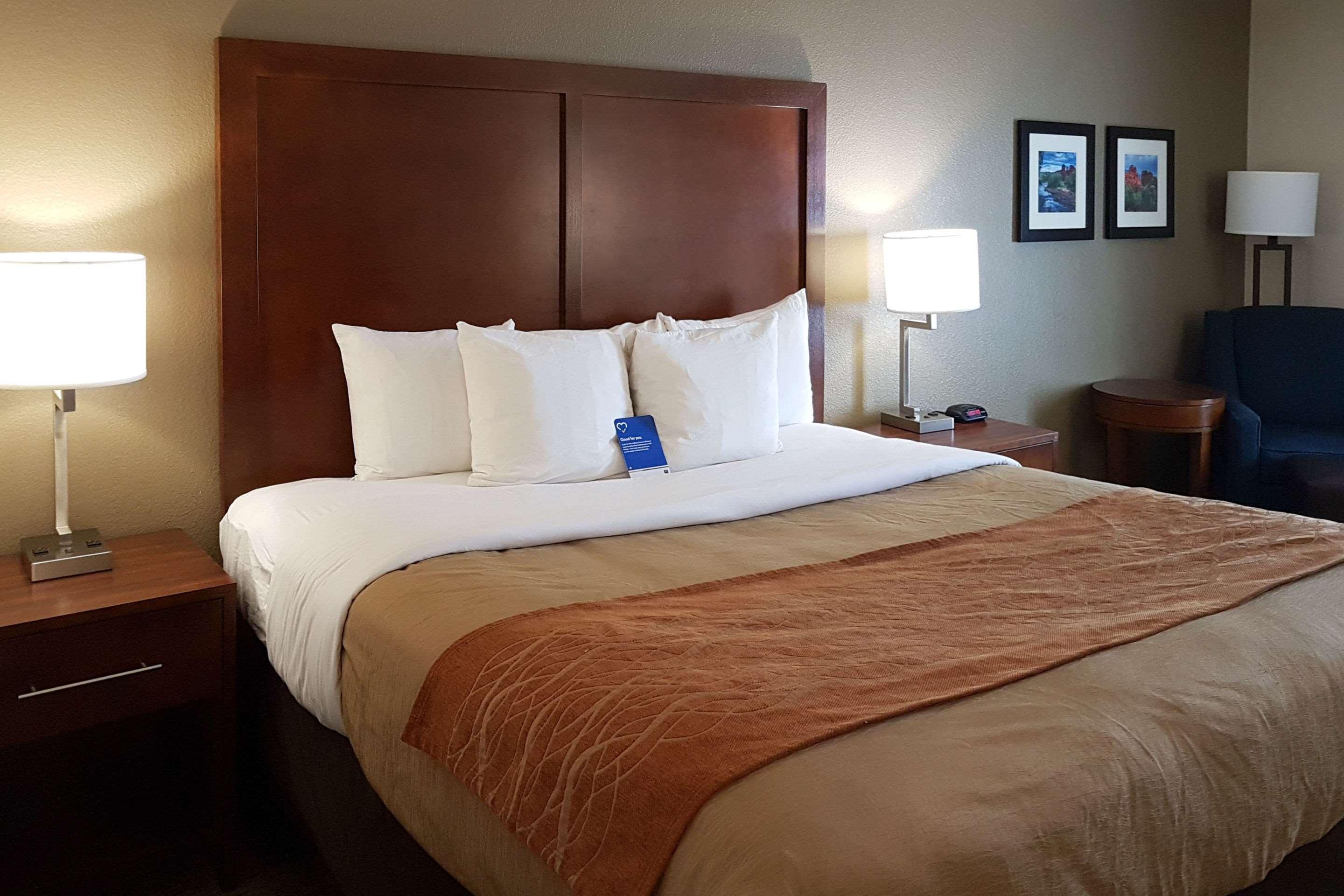 פיניקס Comfort Inn I-10 West At 51St Ave מראה חיצוני תמונה