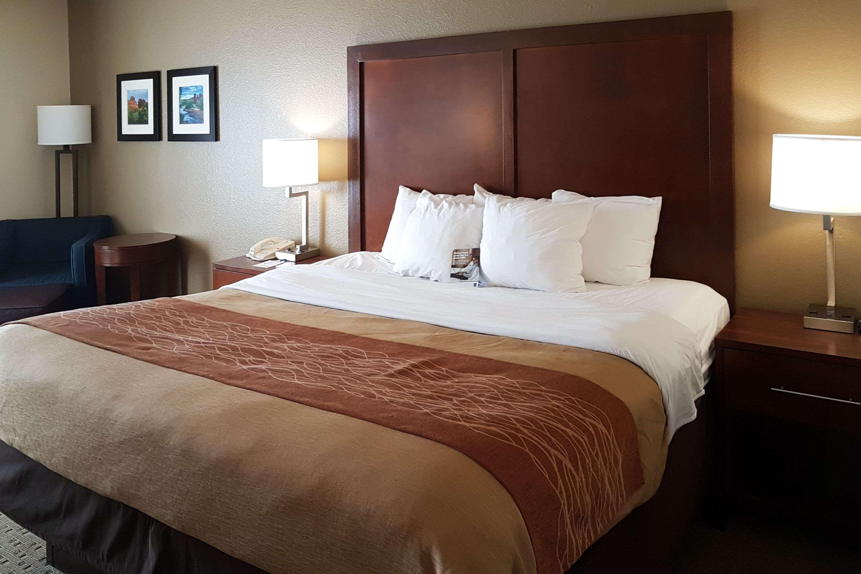 פיניקס Comfort Inn I-10 West At 51St Ave מראה חיצוני תמונה