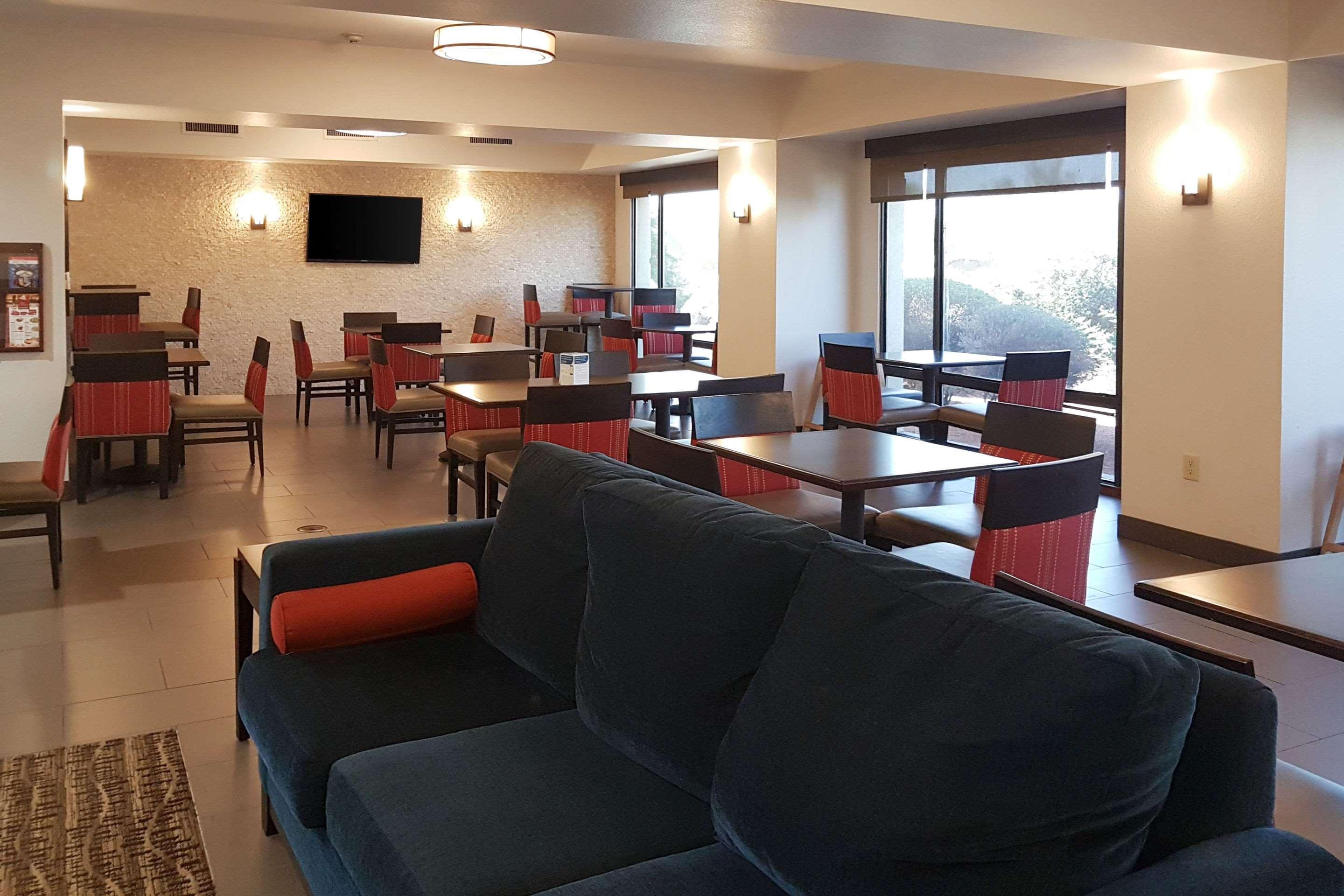 פיניקס Comfort Inn I-10 West At 51St Ave מראה חיצוני תמונה