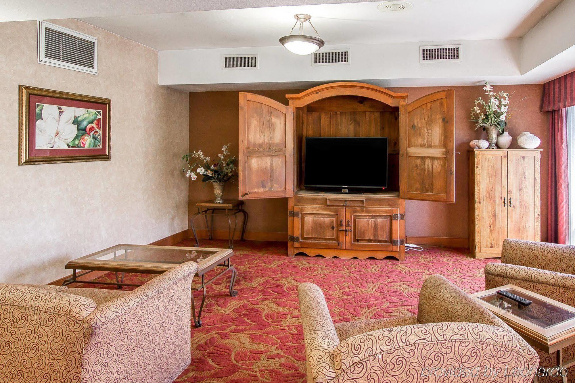 פיניקס Comfort Inn I-10 West At 51St Ave מראה חיצוני תמונה