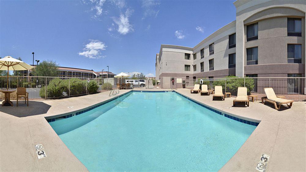 פיניקס Comfort Inn I-10 West At 51St Ave מראה חיצוני תמונה